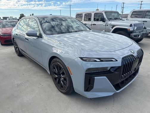 2023 BMW 740 i