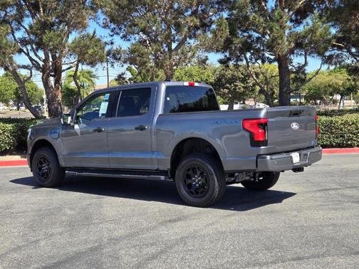 2025 Ford F-150 Lightning XLT