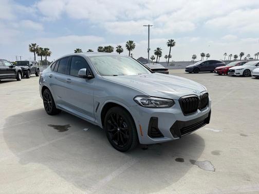 2022 BMW X4 xDrive30i
