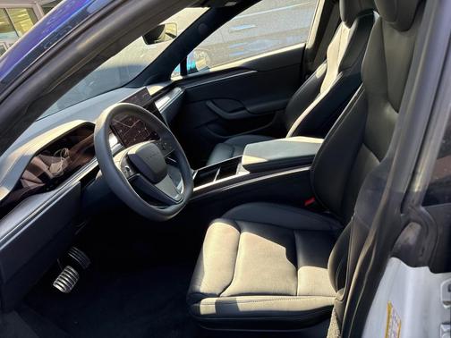 2022 Tesla Model S Base