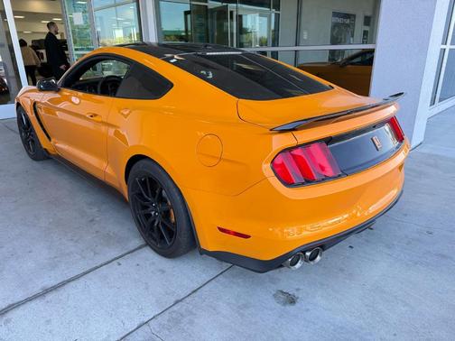 2018 Ford Shelby GT350 Base