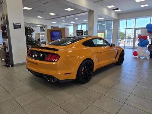 2018 Ford Shelby GT350 Base