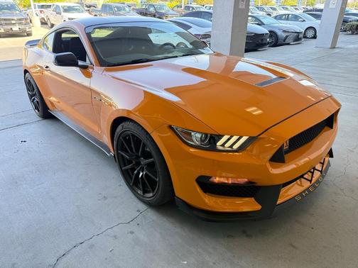 2018 Ford Shelby GT350 Base