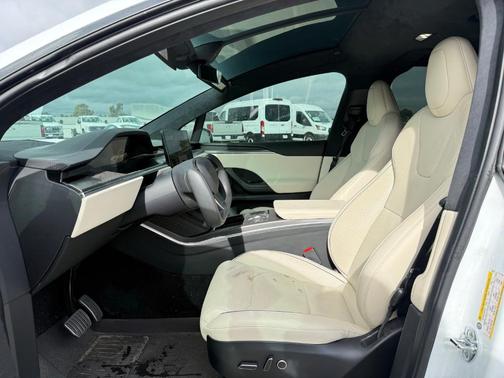 2023 Tesla Model X Plaid