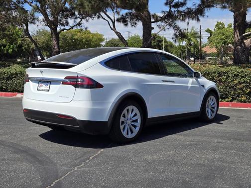 2020 Tesla Model X Long Range