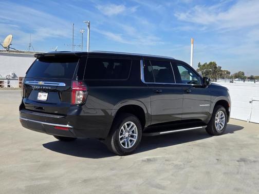 2024 Chevrolet Suburban LT