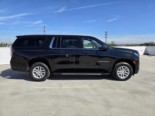 2024 Chevrolet Suburban LT