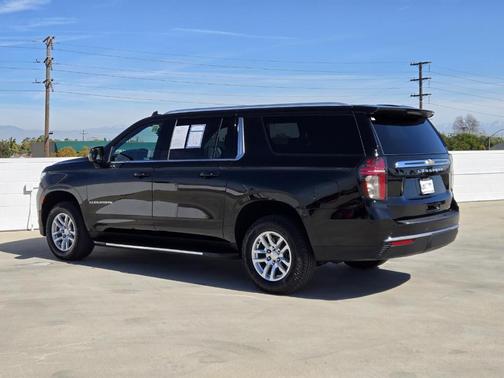 2024 Chevrolet Suburban LT