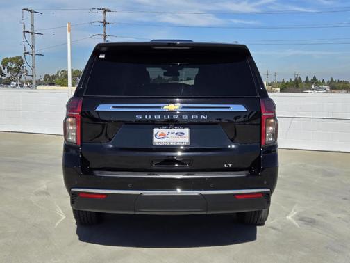 2024 Chevrolet Suburban LT