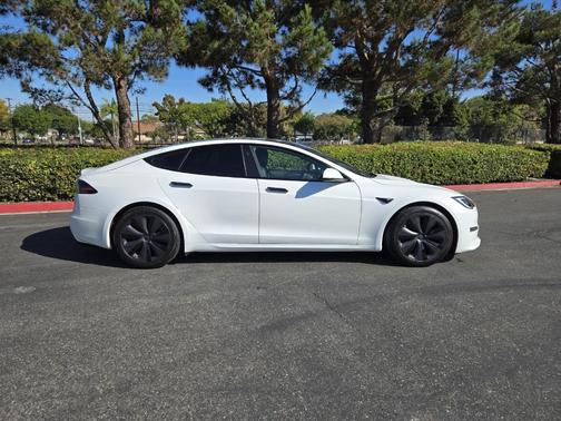 2022 Tesla Model S Base
