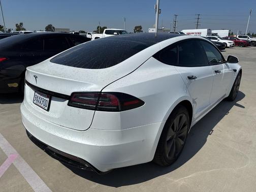 2022 Tesla Model S Base