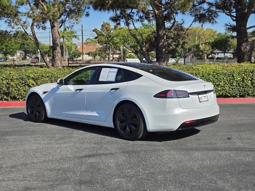 2022 Tesla Model S Base
