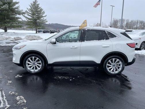 2022 Ford Escape Titanium