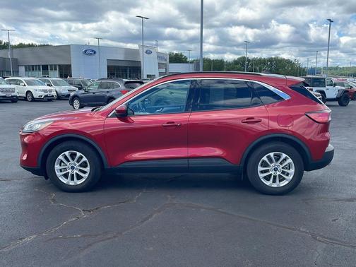 Rapid Red Metallic Tinted Clearcoat 2020 Ford Escape SE