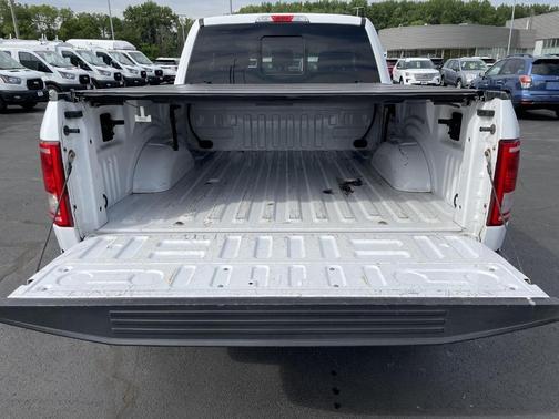 Oxford White 2017 Ford F-150 XLT