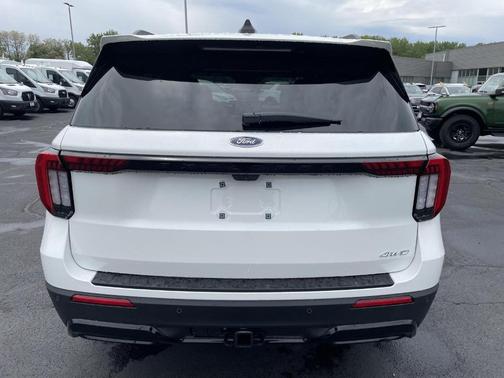 Star White 2026 Ford Explorer ST-Line