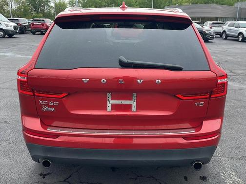 Fusion Red Metallic 2019 Volvo XC60 T5 Momentum