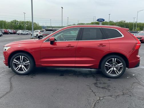 Fusion Red Metallic 2019 Volvo XC60 T5 Momentum