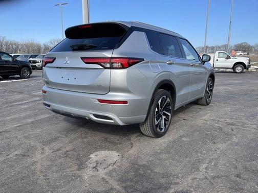 2023 Mitsubishi Outlander SEL