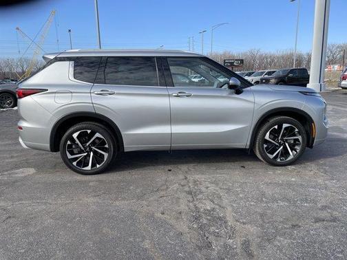 2023 Mitsubishi Outlander SEL