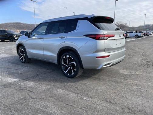 2023 Mitsubishi Outlander SEL