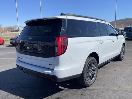 Space Silver 2025 Ford Expedition Max Platinum