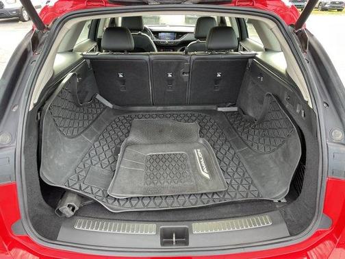 2019 Buick Regal TourX Essence