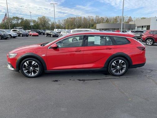 2019 Buick Regal TourX Essence