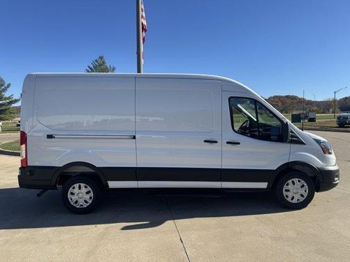 Oxford White 2026 Ford Transit-250 148 WB Medium Roof Cargo