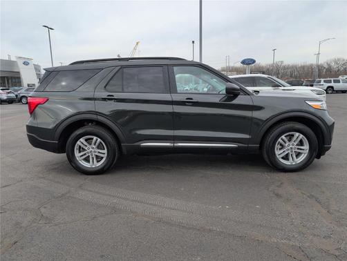 Green 2024 Ford Explorer XLT