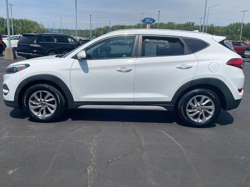 Dazzling White 2018 Hyundai TUCSON SEL