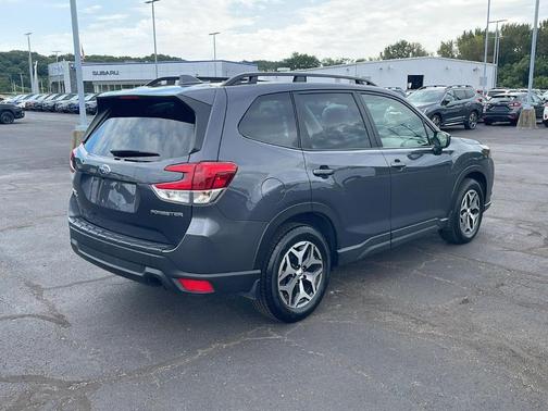 Magnetite Gray Metallic 2023 Subaru Forester Premium