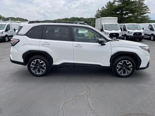 Crystal White Pearl 2025 Subaru Forester Premium