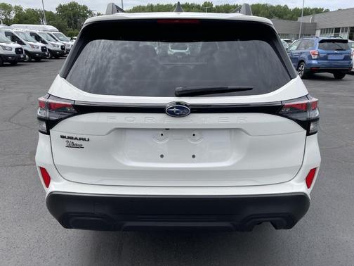 Crystal White Pearl 2025 Subaru Forester Premium