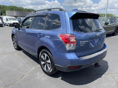 Quartz Blue Pearl 2018 Subaru Forester 2.5i Premium
