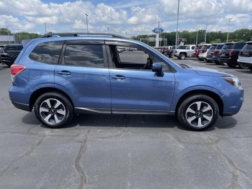 Quartz Blue Pearl 2018 Subaru Forester 2.5i Premium