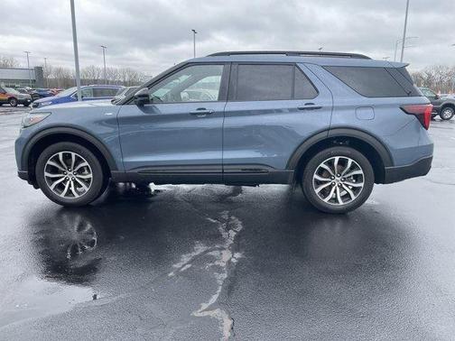 Vapor Blue Metallic 2026 Ford Explorer ST-Line