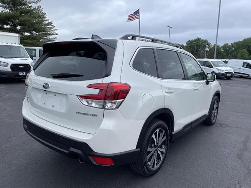 Crystal White Pearl 2024 Subaru Forester Limited