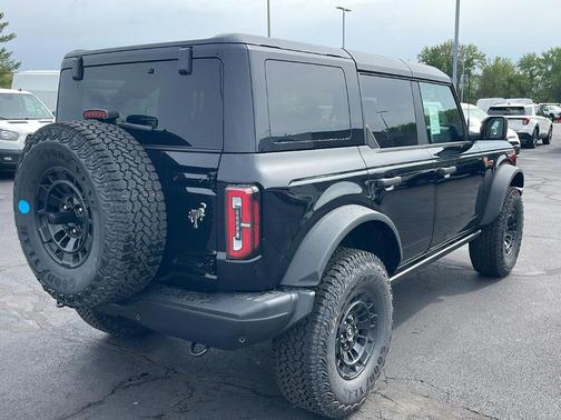 Shadow Black 2026 Ford Bronco Badlands