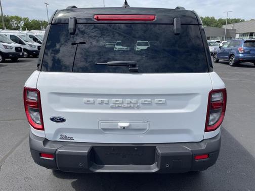 Oxford White 2025 Ford Bronco Sport Outer Banks