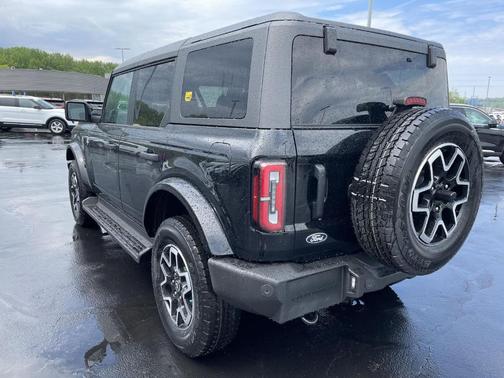 Shadow Black 2026 Ford Bronco Outer Banks