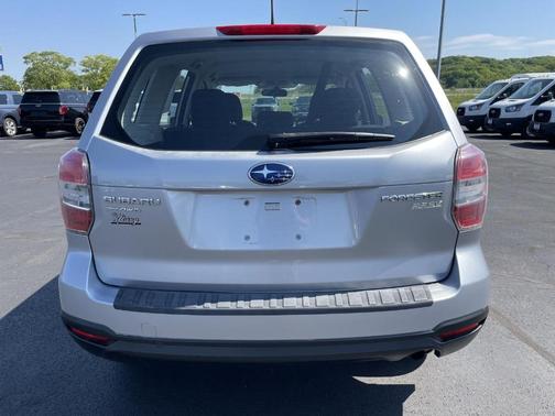 Ice Silver Metallic 2014 Subaru Forester 2.5i