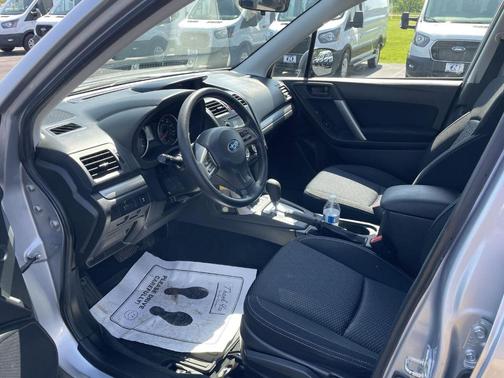 Ice Silver Metallic 2014 Subaru Forester 2.5i