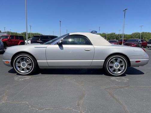 2005 Ford Thunderbird Deluxe
