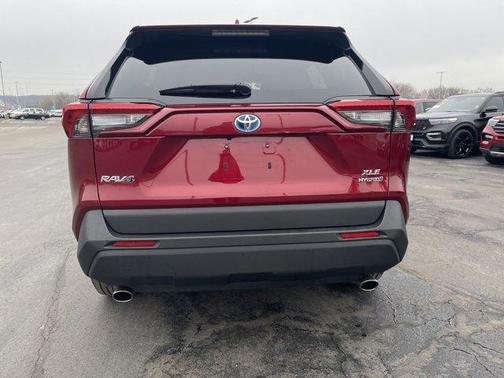2021 Toyota RAV4 Hybrid XLE