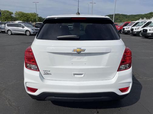 Summit White 2021 Chevrolet Trax LS