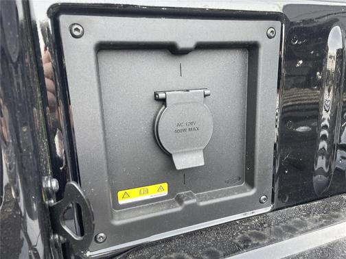 Agate Black Metallic 2026 Ford F-150 XLT
