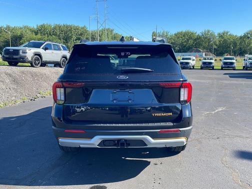 Agate Black Metallic 2026 Ford Explorer Tremor