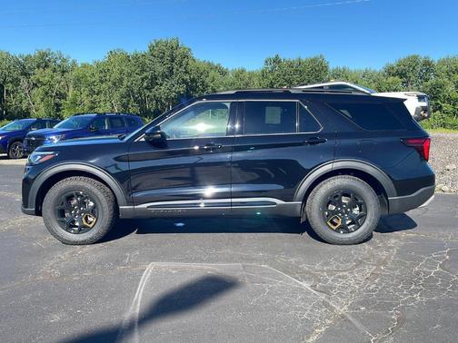 Agate Black Metallic 2026 Ford Explorer Tremor