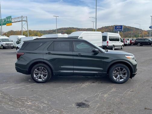 Forged Green Metallic 2022 Ford Explorer XLT